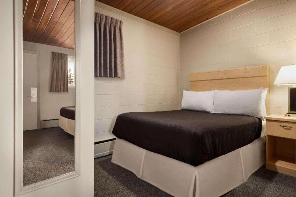 Thriftlodge Moose Jaw Esterno foto