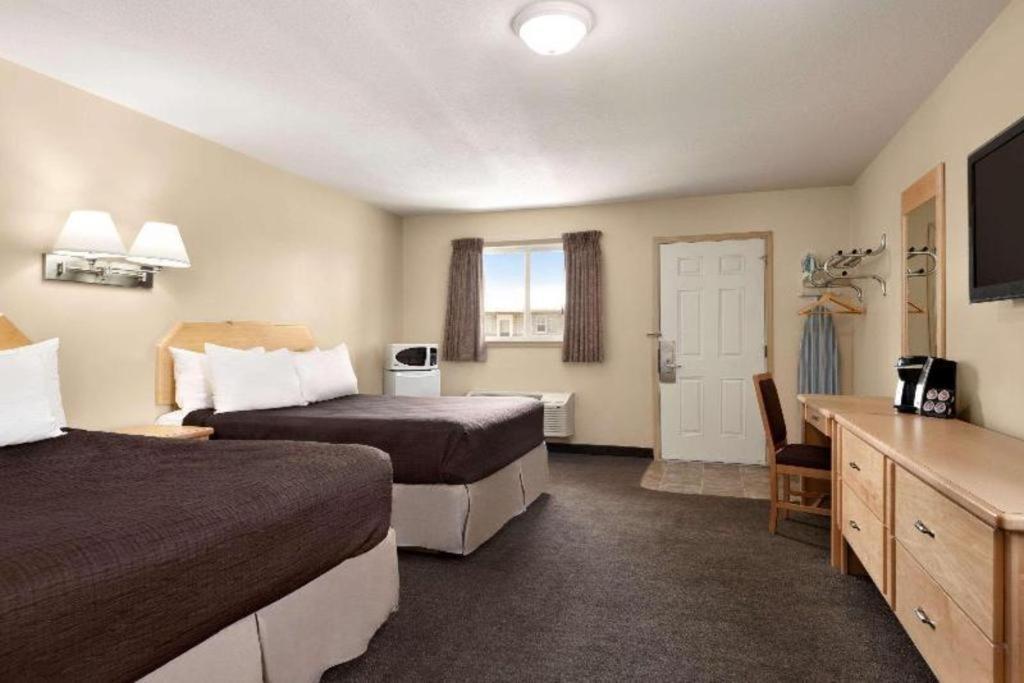Thriftlodge Moose Jaw Esterno foto