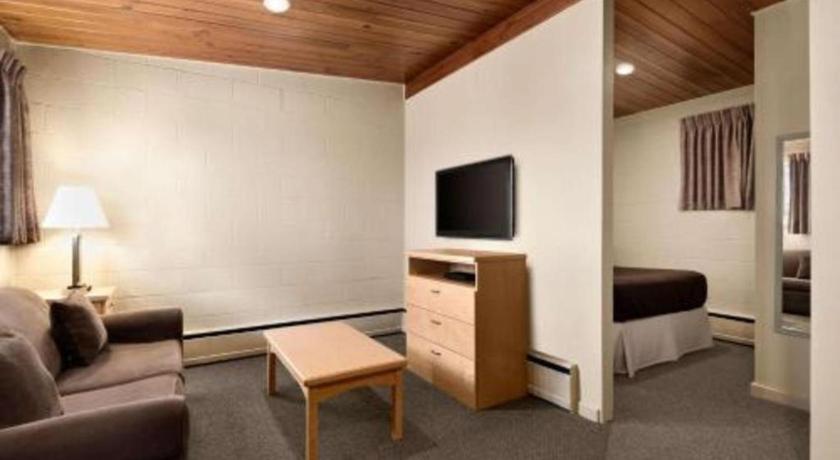 Thriftlodge Moose Jaw Esterno foto